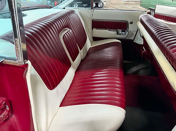 Cadillac Deville 17 of 30