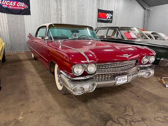 Cadillac Deville 13 of 30