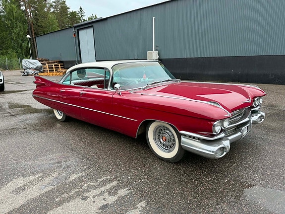 Cadillac Deville 8 of 30