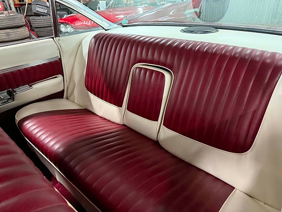 Cadillac Deville 16 of 30