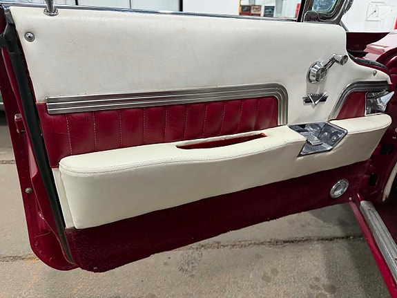 Cadillac Deville 24 of 30