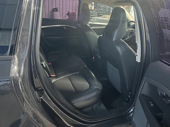 Volvo V70 8 of 9
