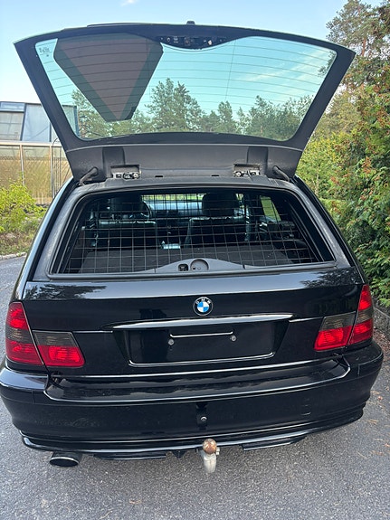 BMW 320d 3 of 5