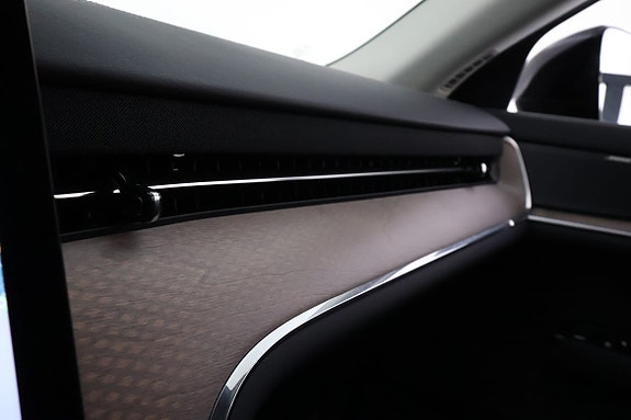 Volvo EX90 24 of 29