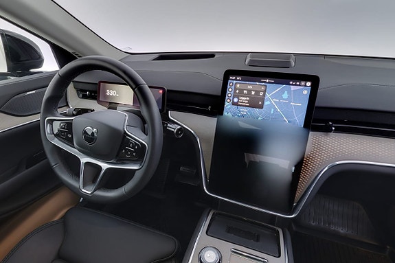 Volvo EX90 8 of 29