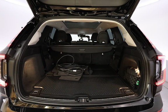 Volvo EX90 16 of 29