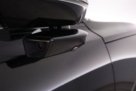 Volvo EX90 10 of 29