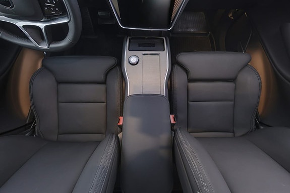 Volvo EX90 9 of 29