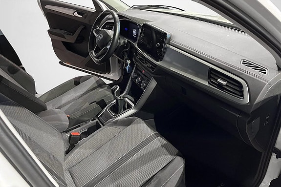 Volkswagen T-Roc 10 of 18
