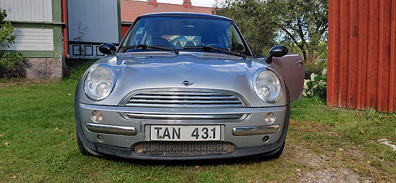 MINI Cooper 2 of 9