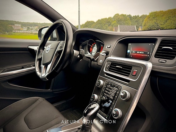 Volvo V60 14 of 25