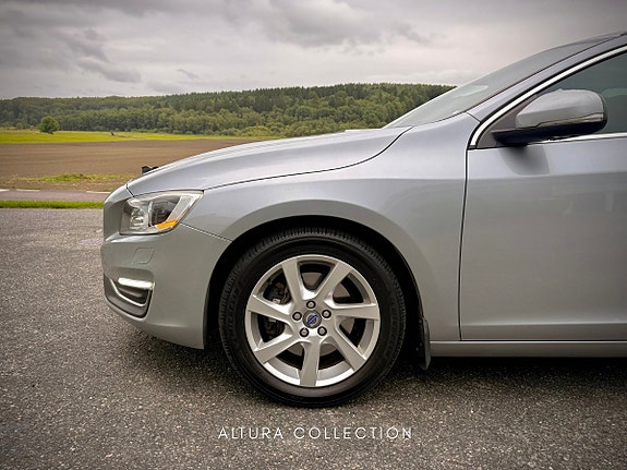 Volvo V60 3 of 25