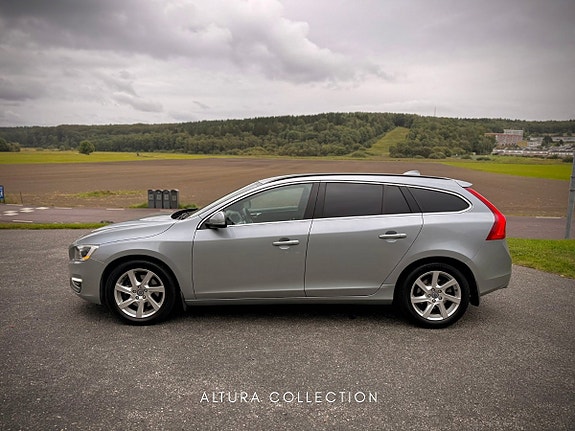 Volvo V60 2 of 25