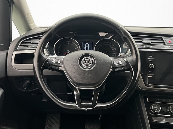 Volkswagen Touran 12 of 30