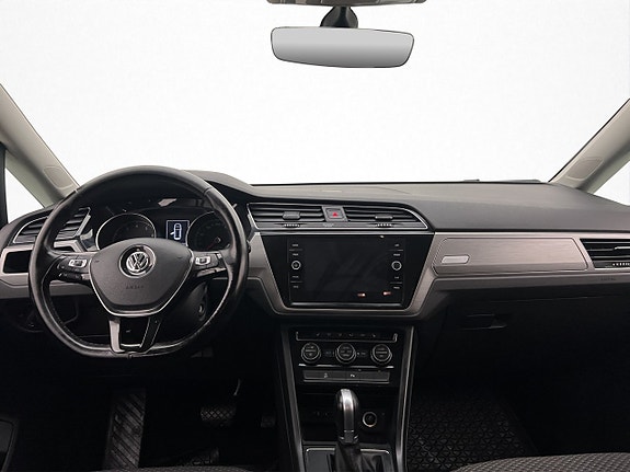 Volkswagen Touran 21 of 30