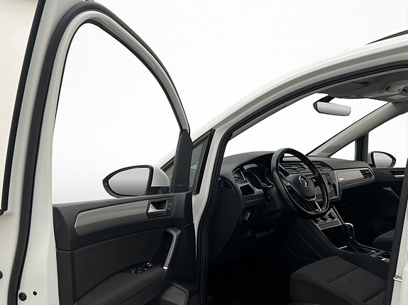 Volkswagen Touran 10 of 30