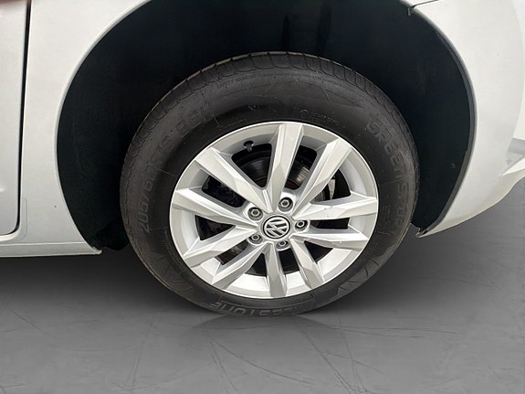 Volkswagen Touran 28 of 28