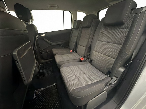 Volkswagen Touran 21 of 28