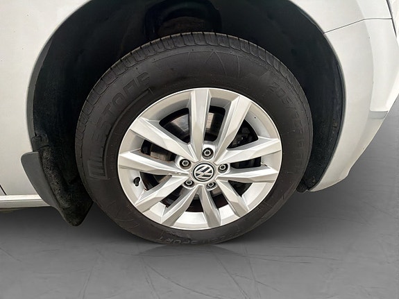 Volkswagen Touran 26 of 28