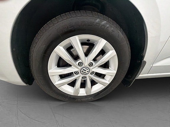 Volkswagen Touran 27 of 28