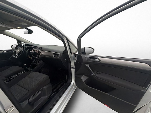 Volkswagen Touran 20 of 28