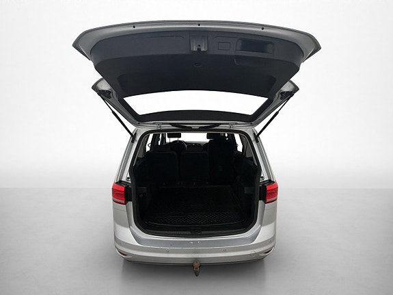 Volkswagen Touran 23 of 28