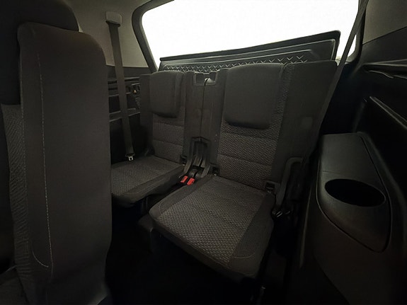 Volkswagen Touran 22 of 28