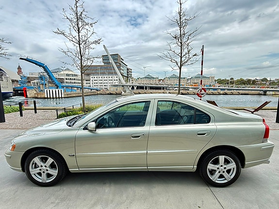 Volvo S60 5 of 11