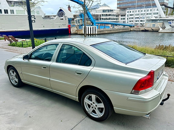 Volvo S60 3 of 11