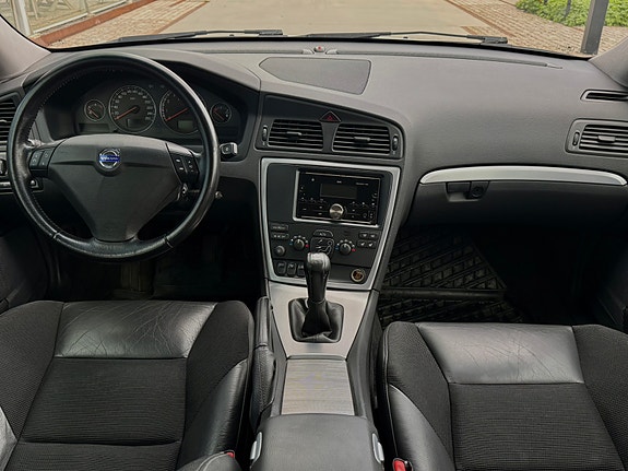 Volvo S60 7 of 11