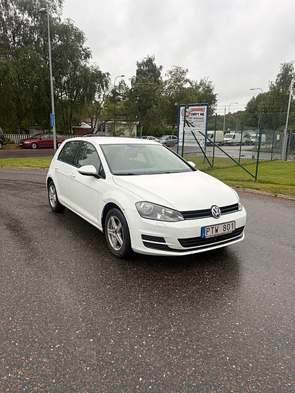 Volkswagen Golf VII 2 of 7