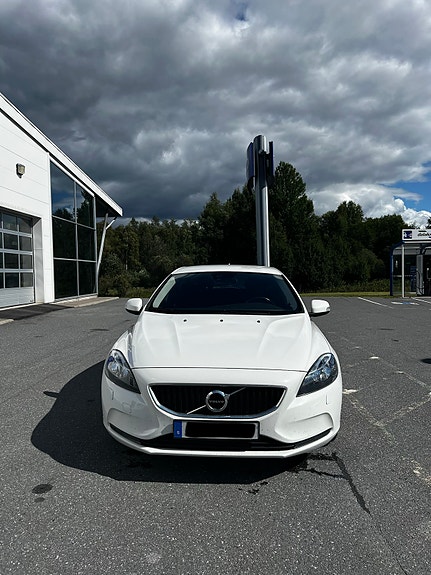 Volvo V40 5 of 7