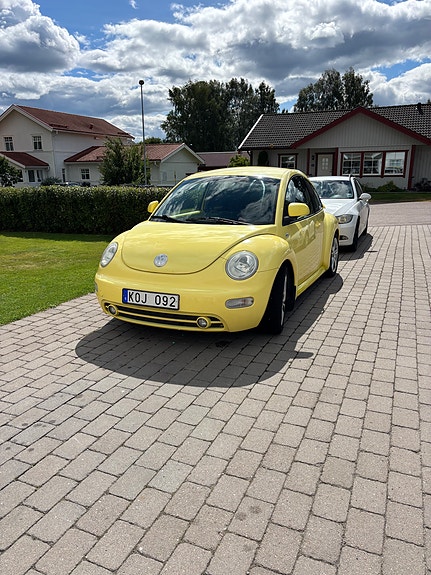 Volkswagen New Beetle 4 of 4