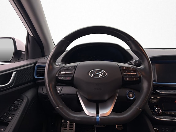 Hyundai IONIQ 15 of 30