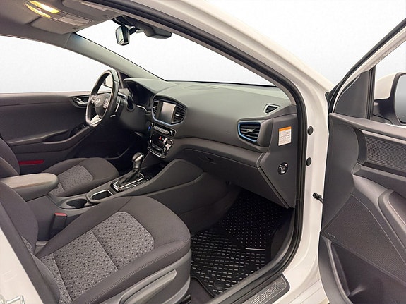 Hyundai IONIQ 17 of 30