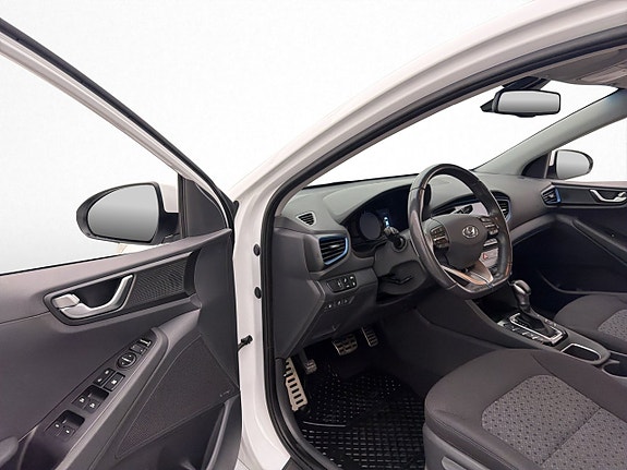 Hyundai IONIQ 12 of 30