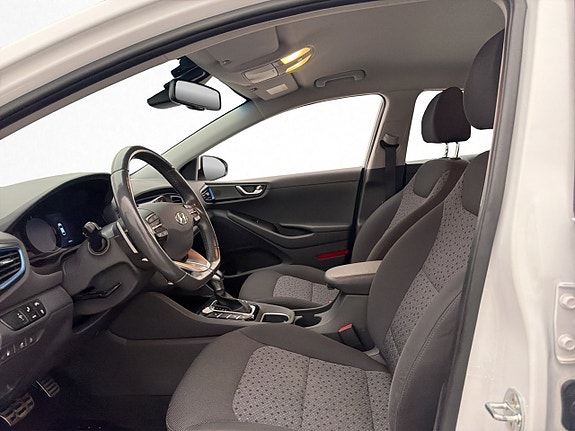 Hyundai IONIQ 13 of 30