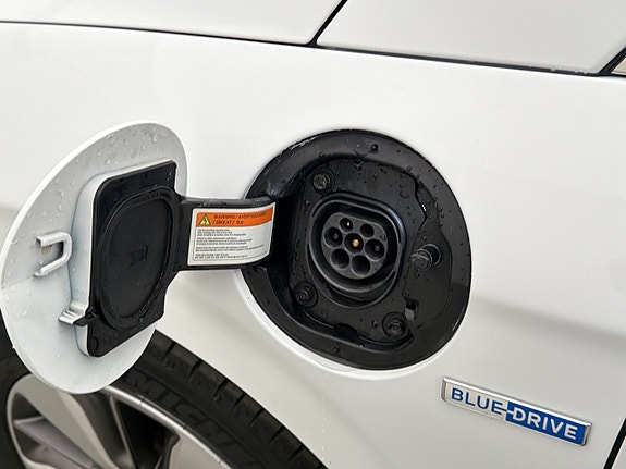 Hyundai IONIQ 28 of 30