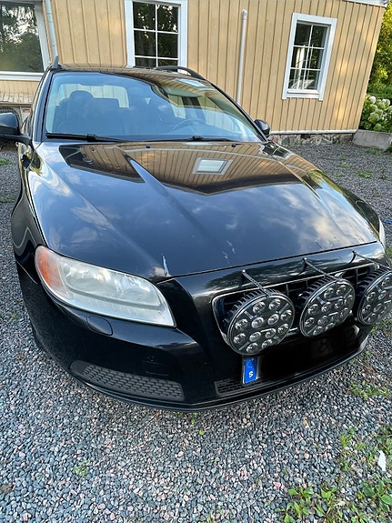 Volvo V70 4 of 5
