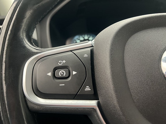 Volvo XC60 16 of 30