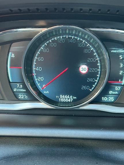 Volvo XC60 4 of 5