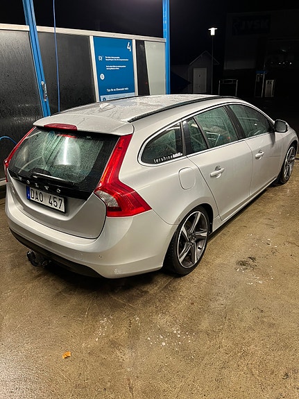 Volvo V60 3 of 7