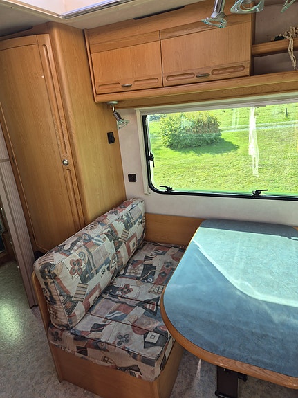 Adria Unica B 462 DP 17 of 30