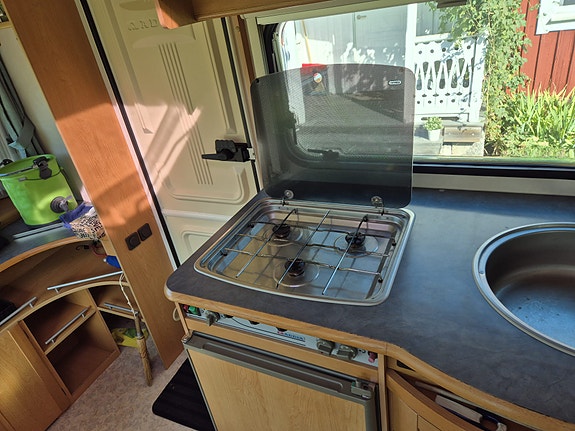Adria Unica B 462 DP 20 of 30