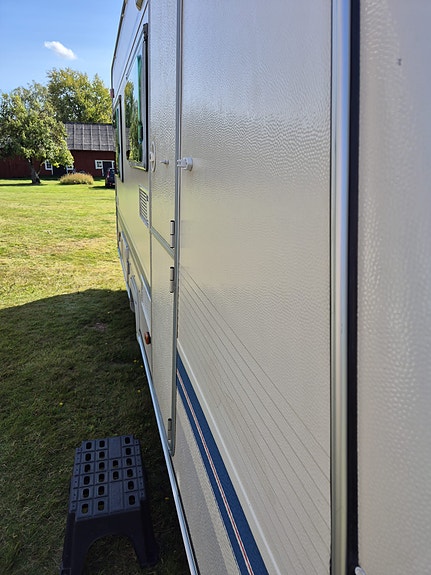 Adria Unica B 462 DP 12 of 30