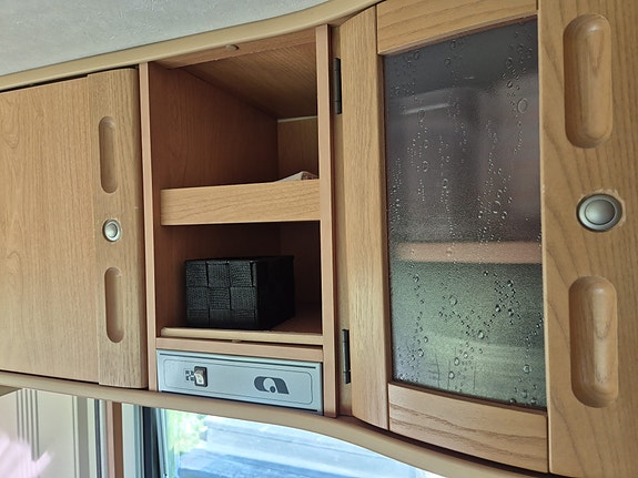 Adria Unica B 462 DP 24 of 30