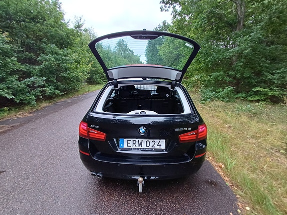 BMW 520d 15 of 18