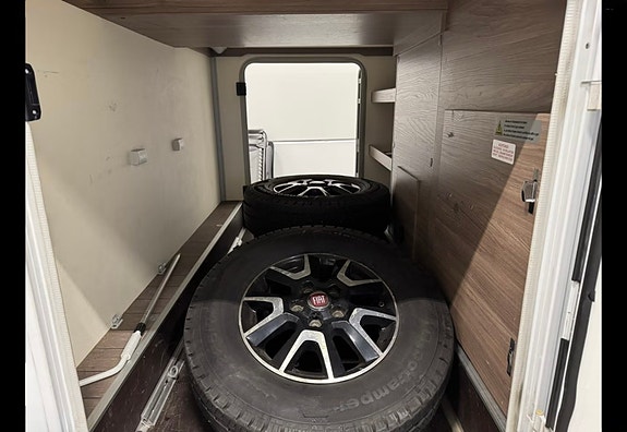 Knaus Live wave 700 6 of 17