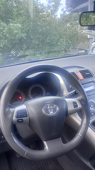 Toyota Auris 3 of 5