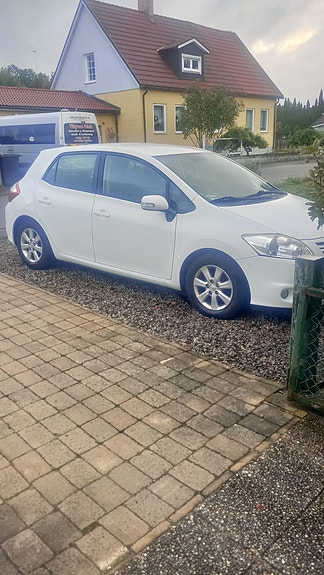 Toyota Auris 5 of 5